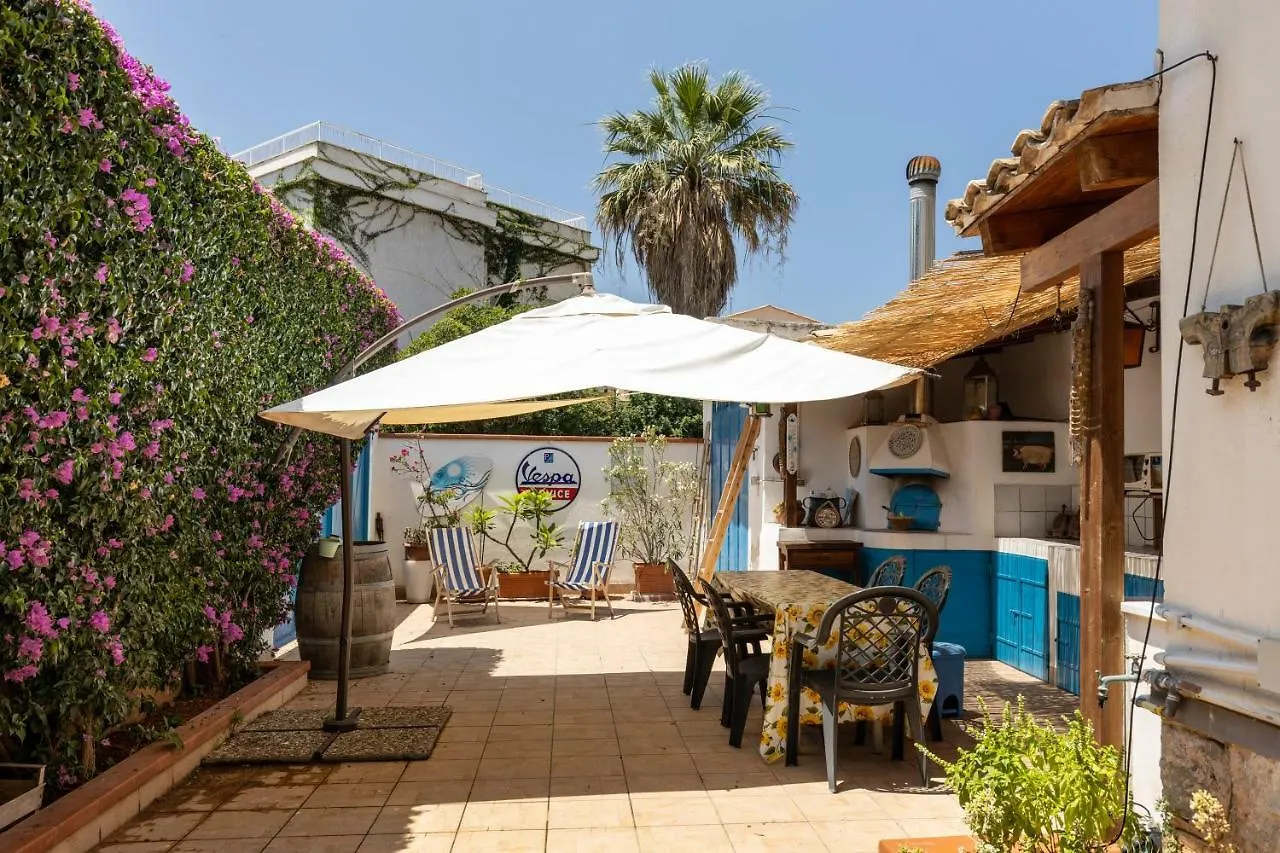 Domus Sicily - Villa Onda Mondello 0*,
